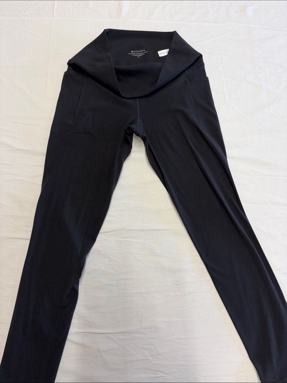 Athleta Black Salutation Stash Pocket ll tights Leggings szM